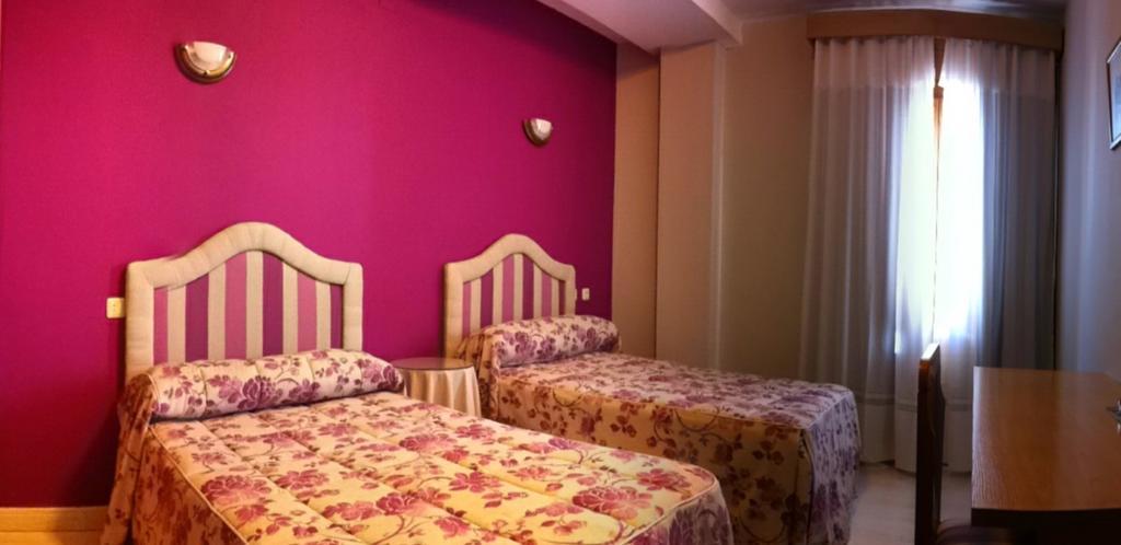 El Torreon Del Miguelete Hotel Miguel Esteban Szoba fotó